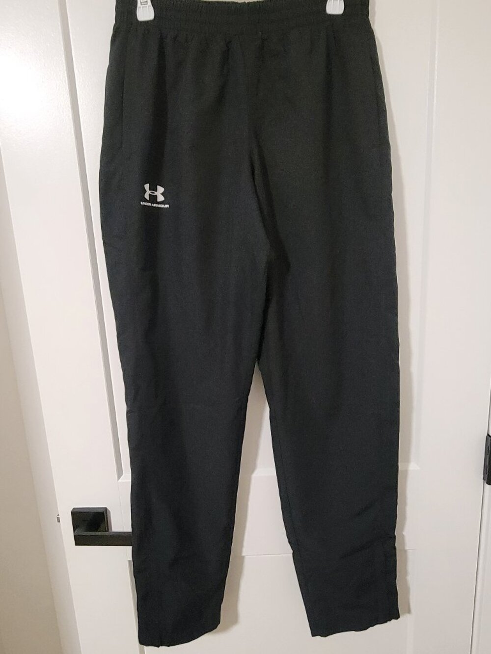 Under Armour Men’s Black Track Splash Pants – Size M / Medium - Picture 2 of 5